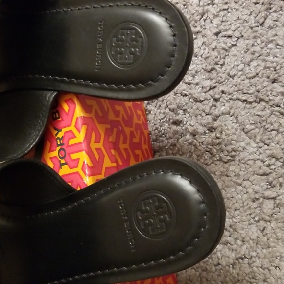 Tory Burch  sandals like new - Picture 2 of 5